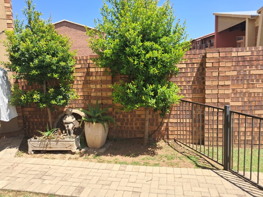 2 Bedroom Property for Sale in Comet Gauteng
