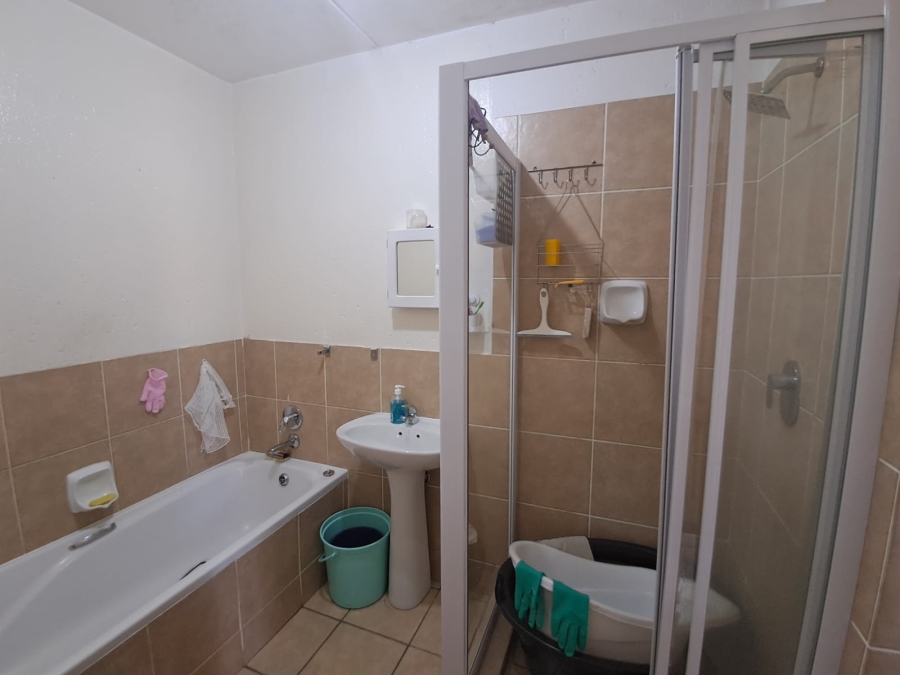 2 Bedroom Property for Sale in Comet Gauteng