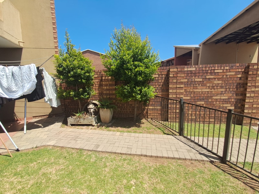 2 Bedroom Property for Sale in Comet Gauteng