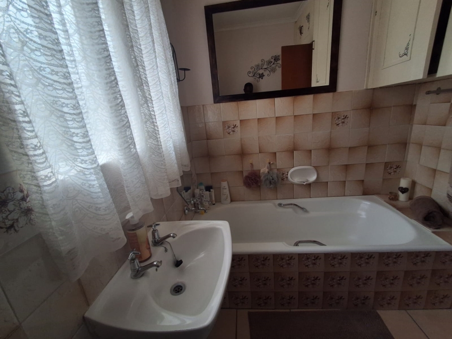 3 Bedroom Property for Sale in Falcon Ridge Gauteng