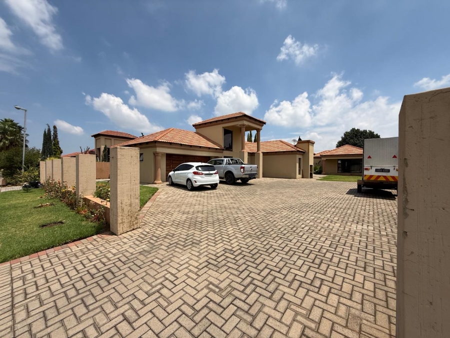 4 Bedroom Property for Sale in Vanderbijlpark SE 8 Gauteng