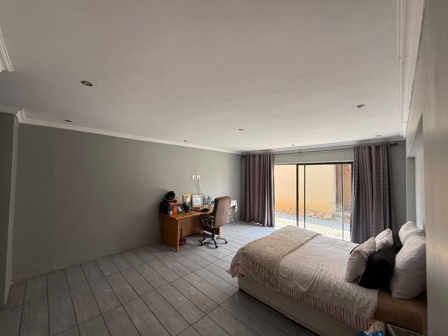 4 Bedroom Property for Sale in Vanderbijlpark SE 8 Gauteng