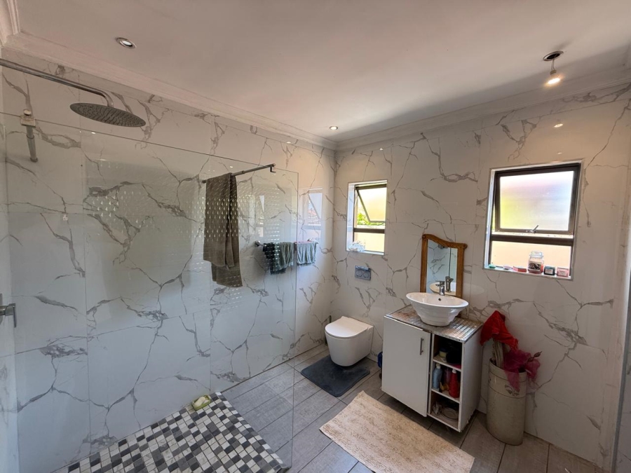 4 Bedroom Property for Sale in Vanderbijlpark SE 8 Gauteng