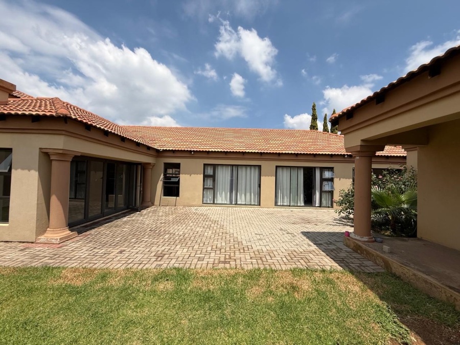 4 Bedroom Property for Sale in Vanderbijlpark SE 8 Gauteng