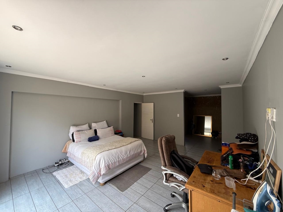 4 Bedroom Property for Sale in Vanderbijlpark SE 8 Gauteng