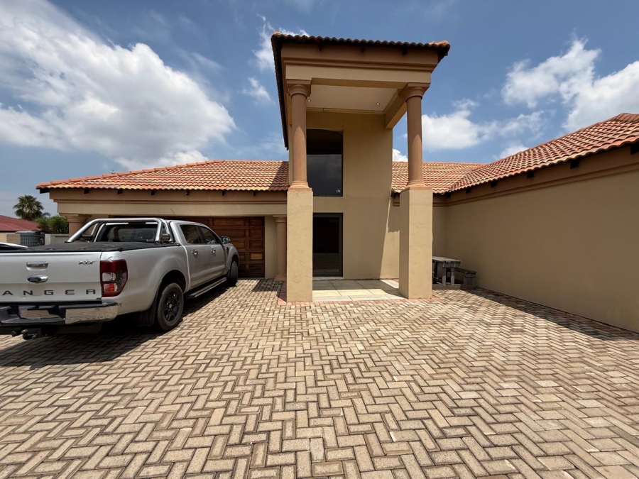 4 Bedroom Property for Sale in Vanderbijlpark SE 8 Gauteng