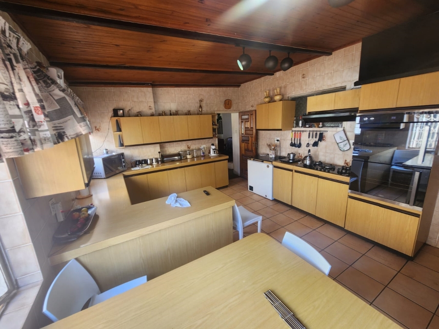 5 Bedroom Property for Sale in Kenleaf Gauteng