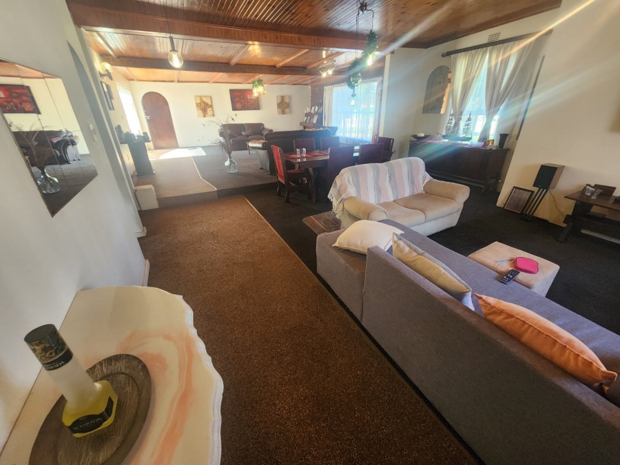 5 Bedroom Property for Sale in Kenleaf Gauteng