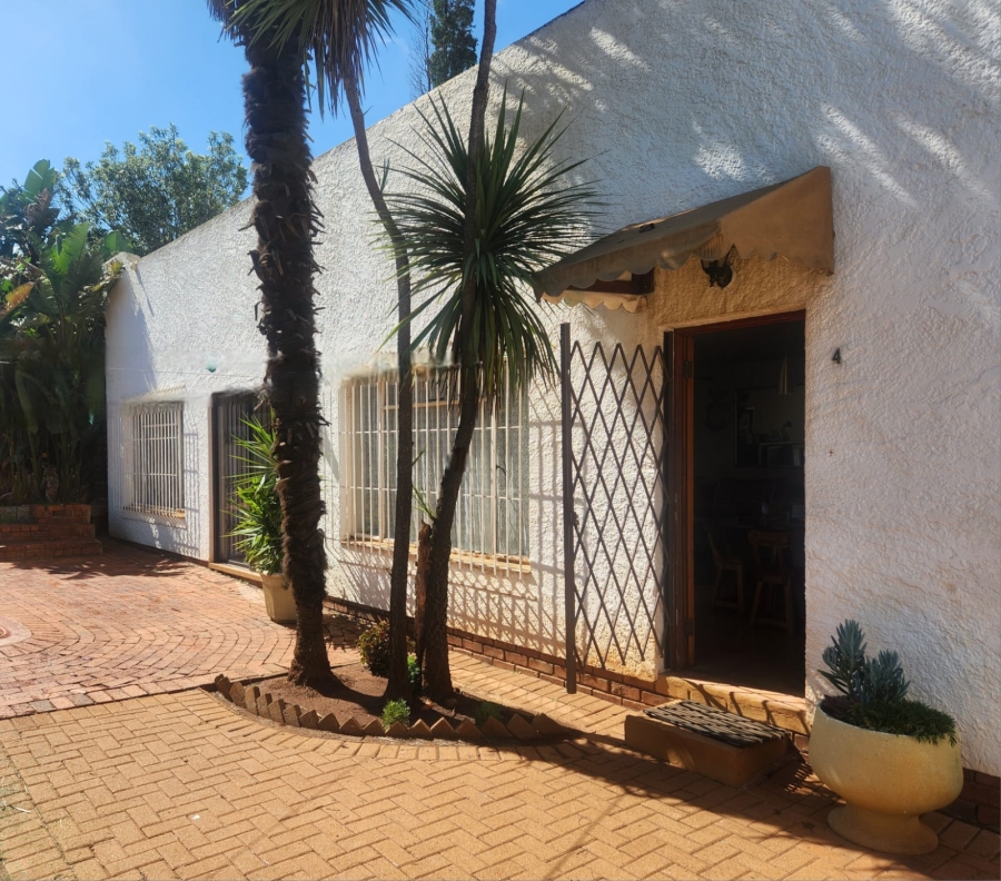 5 Bedroom Property for Sale in Kenleaf Gauteng