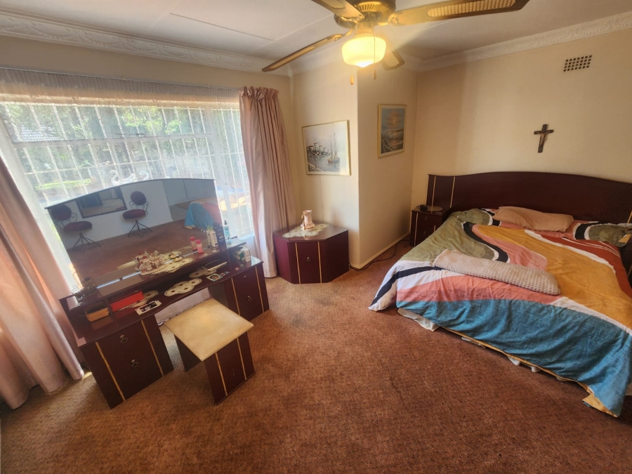 5 Bedroom Property for Sale in Kenleaf Gauteng