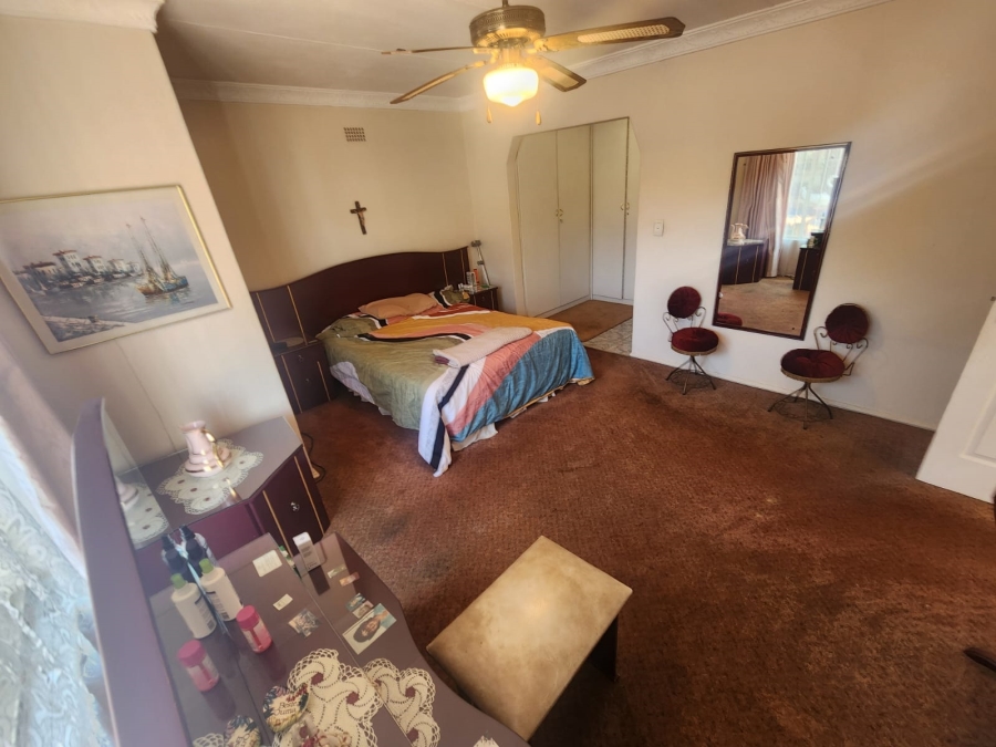 5 Bedroom Property for Sale in Kenleaf Gauteng