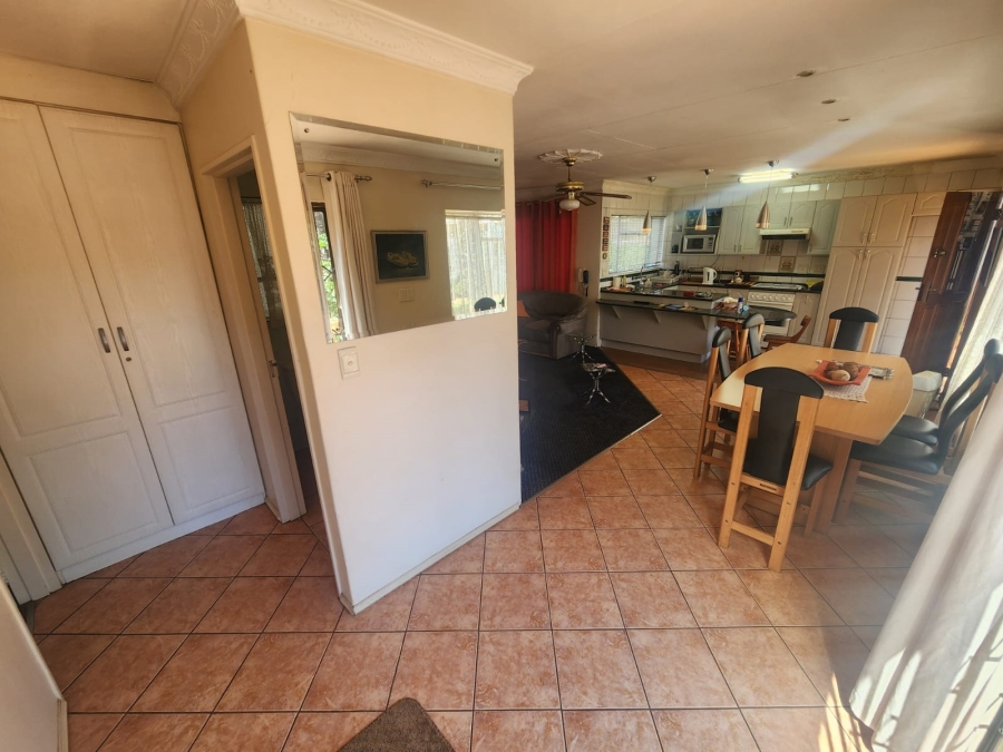 5 Bedroom Property for Sale in Kenleaf Gauteng