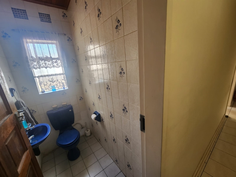 5 Bedroom Property for Sale in Kenleaf Gauteng