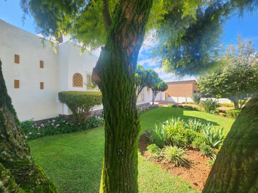 5 Bedroom Property for Sale in Kenleaf Gauteng