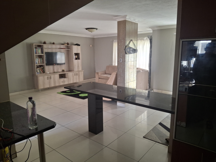 3 Bedroom Property for Sale in Bassonia Gauteng