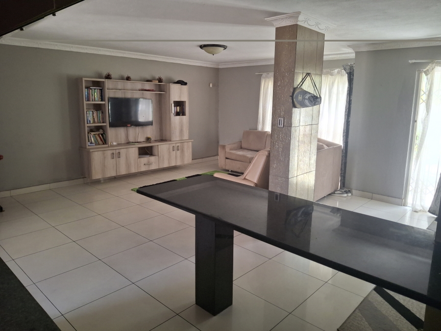 3 Bedroom Property for Sale in Bassonia Gauteng