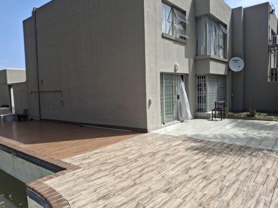 3 Bedroom Property for Sale in Bassonia Gauteng