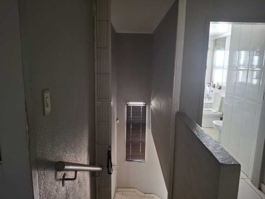 3 Bedroom Property for Sale in Bassonia Gauteng