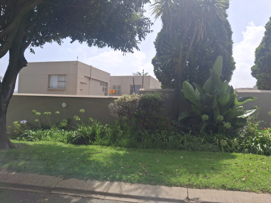 3 Bedroom Property for Sale in Bassonia Gauteng