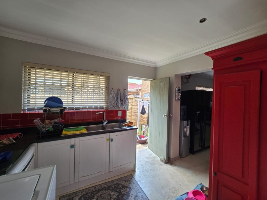 4 Bedroom Property for Sale in Petersfield Gauteng