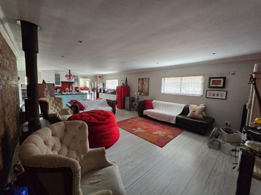 4 Bedroom Property for Sale in Petersfield Gauteng