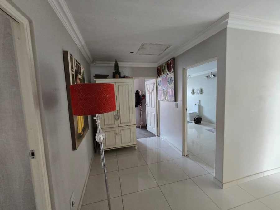 4 Bedroom Property for Sale in Petersfield Gauteng