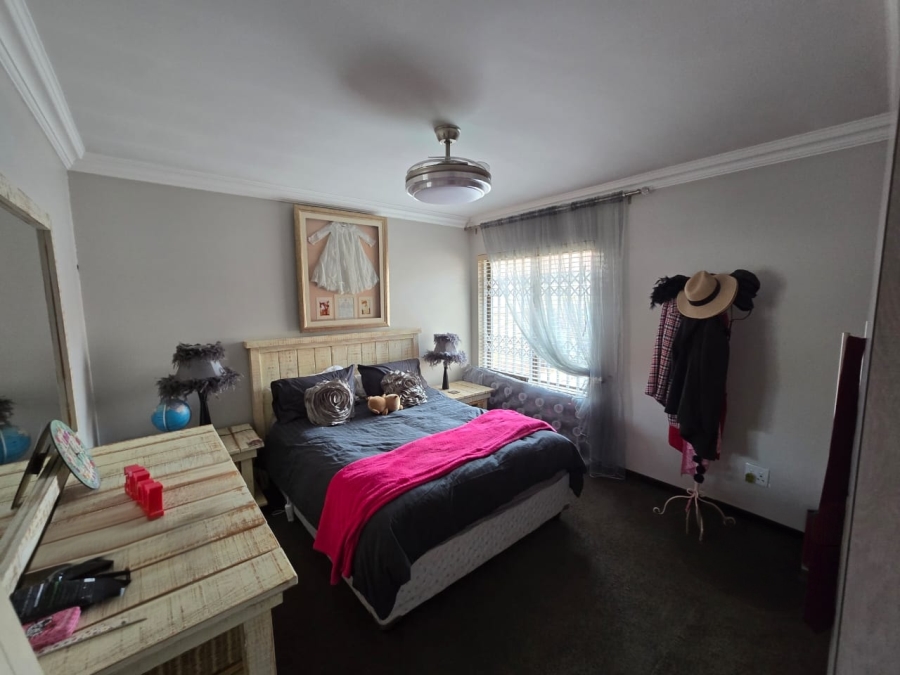 4 Bedroom Property for Sale in Petersfield Gauteng