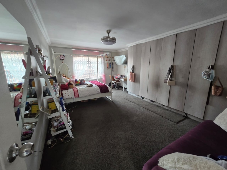 4 Bedroom Property for Sale in Petersfield Gauteng