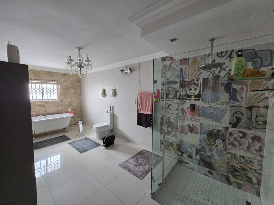 4 Bedroom Property for Sale in Petersfield Gauteng