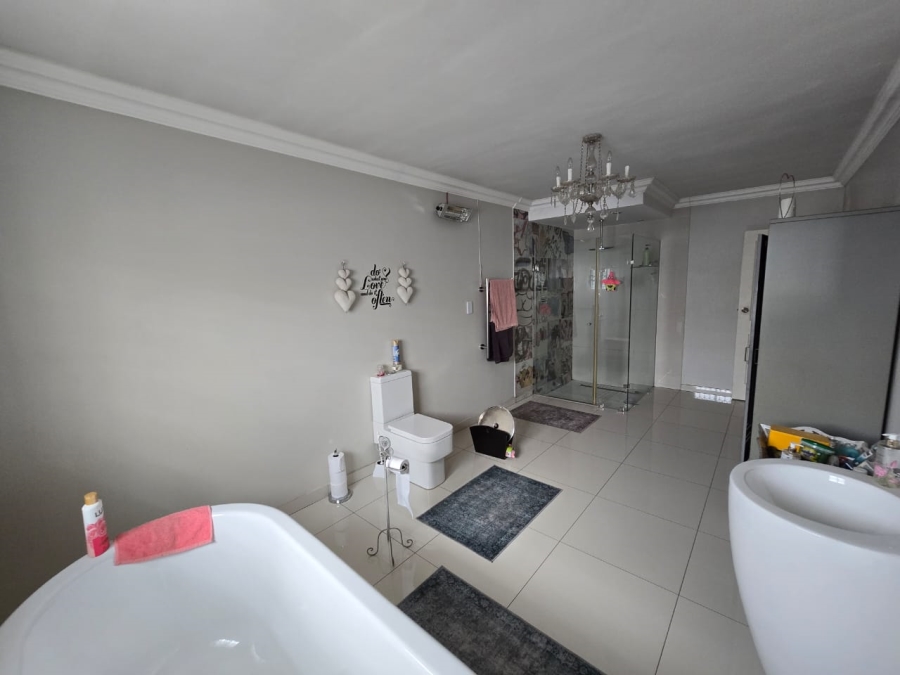 4 Bedroom Property for Sale in Petersfield Gauteng