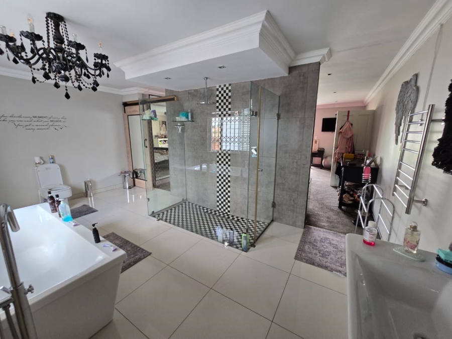 4 Bedroom Property for Sale in Petersfield Gauteng