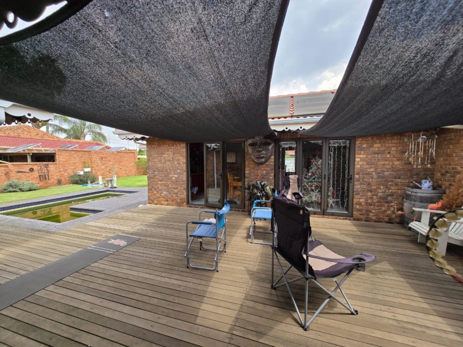 4 Bedroom Property for Sale in Petersfield Gauteng