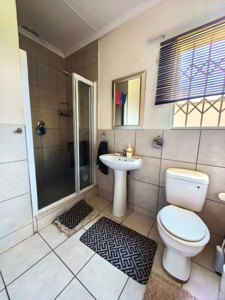 3 Bedroom Property for Sale in Bonanne Gauteng