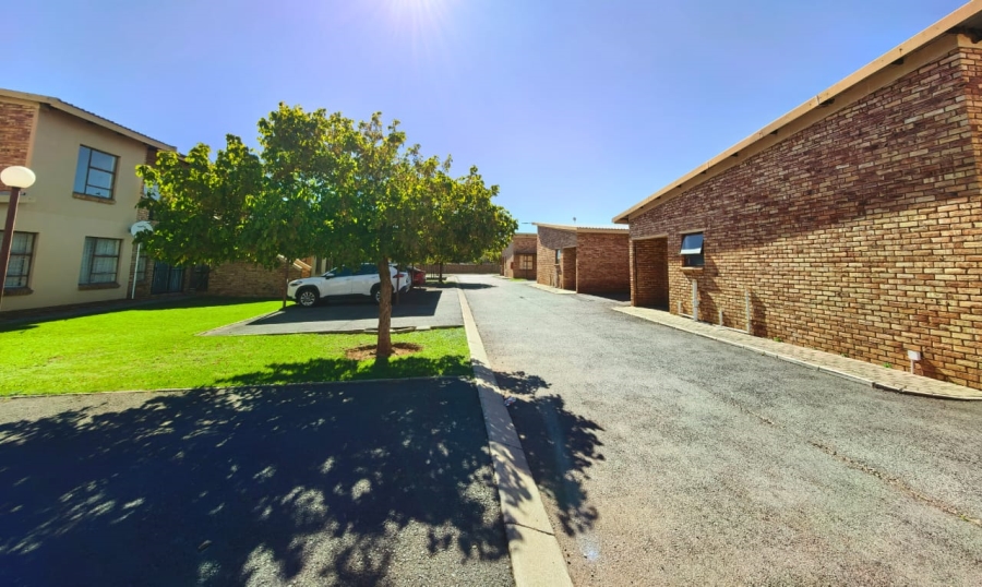 3 Bedroom Property for Sale in Bonanne Gauteng