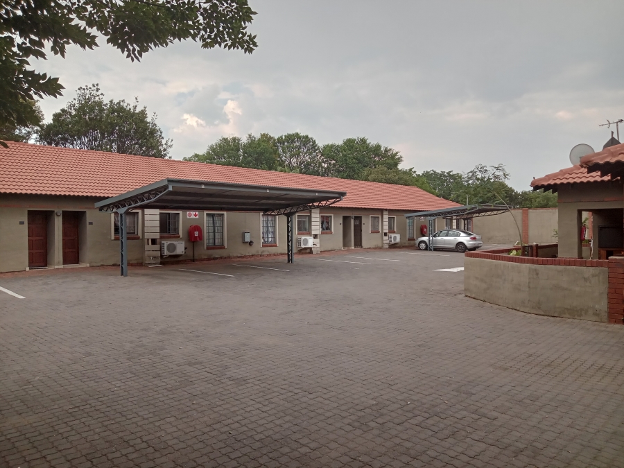 To Let 2 Bedroom Property for Rent in Strubenvale Gauteng