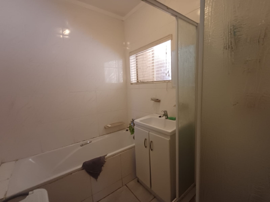 3 Bedroom Property for Sale in Vanderbijlpark SW 5 Gauteng