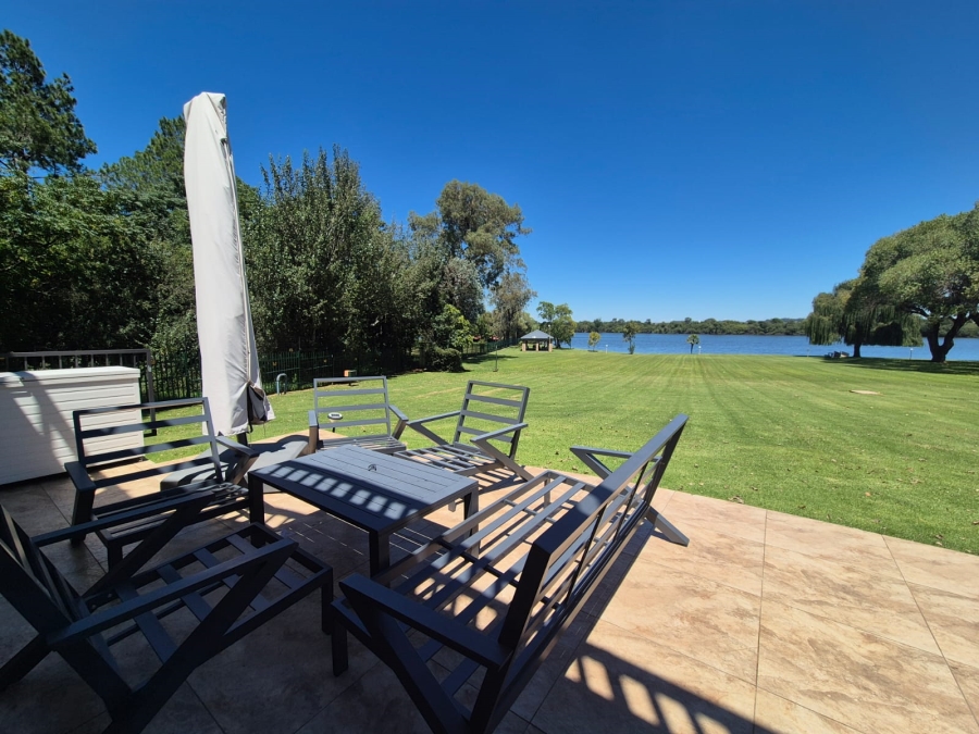 4 Bedroom Property for Sale in Vaalview Gauteng