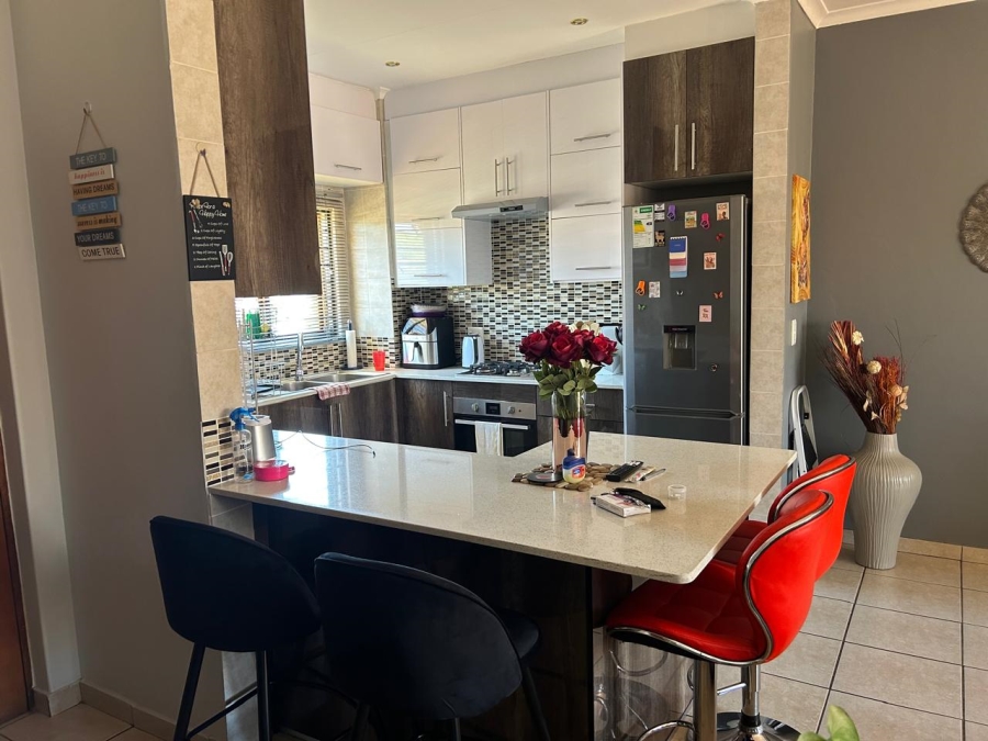 2 Bedroom Property for Sale in Sonneveld Gauteng