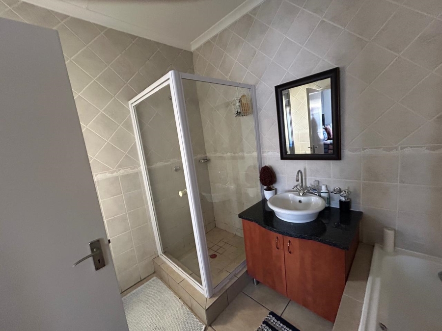 2 Bedroom Property for Sale in Sonneveld Gauteng