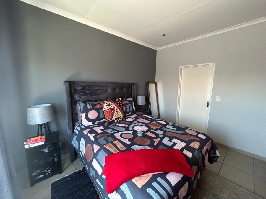 2 Bedroom Property for Sale in Sonneveld Gauteng