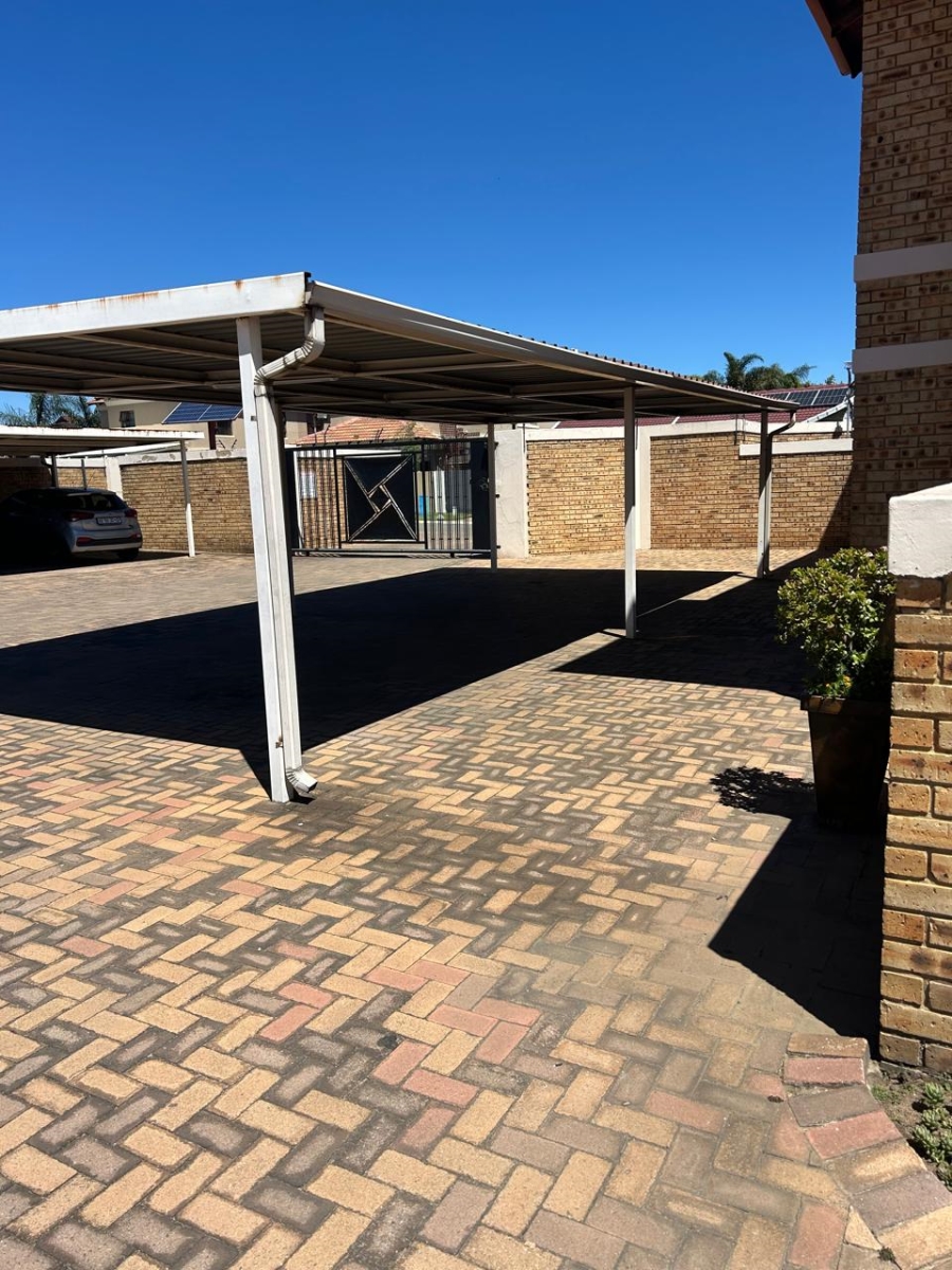 2 Bedroom Property for Sale in Sonneveld Gauteng