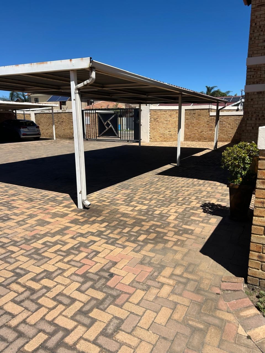 2 Bedroom Property for Sale in Sonneveld Gauteng