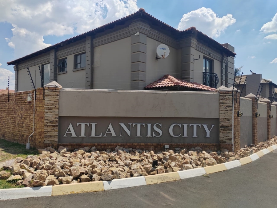 2 Bedroom Property for Sale in Sonneveld Gauteng