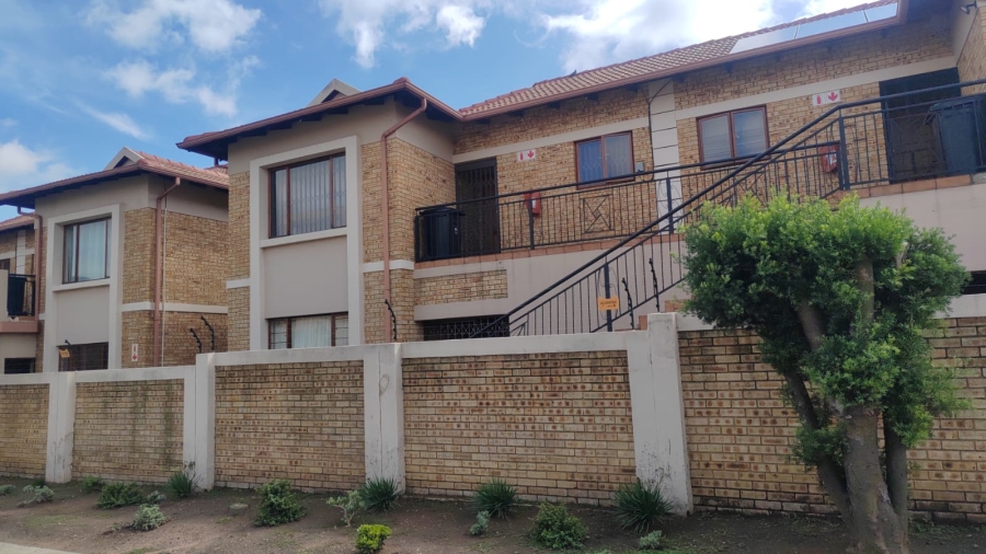 2 Bedroom Property for Sale in Sonneveld Gauteng