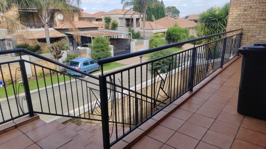 2 Bedroom Property for Sale in Sonneveld Gauteng
