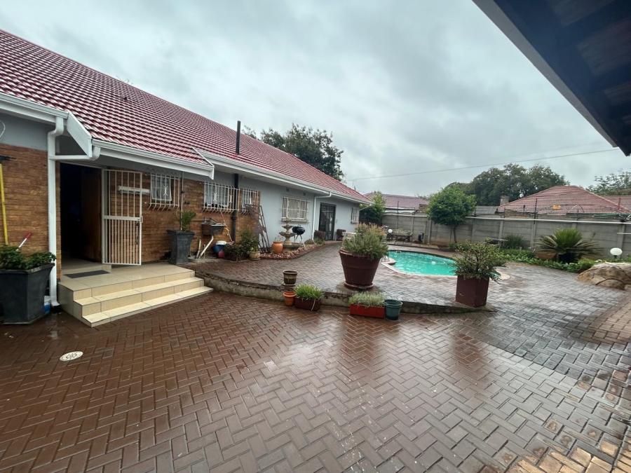 4 Bedroom Property for Sale in Parkdene Gauteng