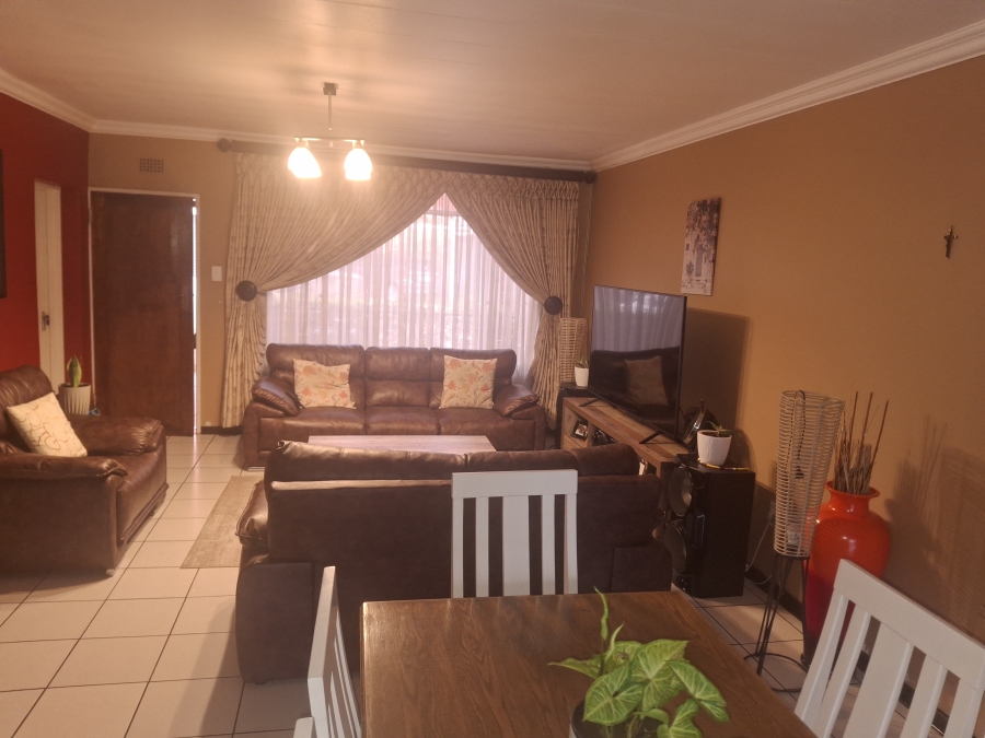 3 Bedroom Property for Sale in Albemarle Gauteng