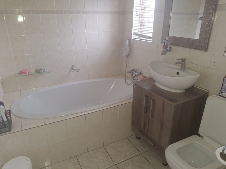 3 Bedroom Property for Sale in Albemarle Gauteng