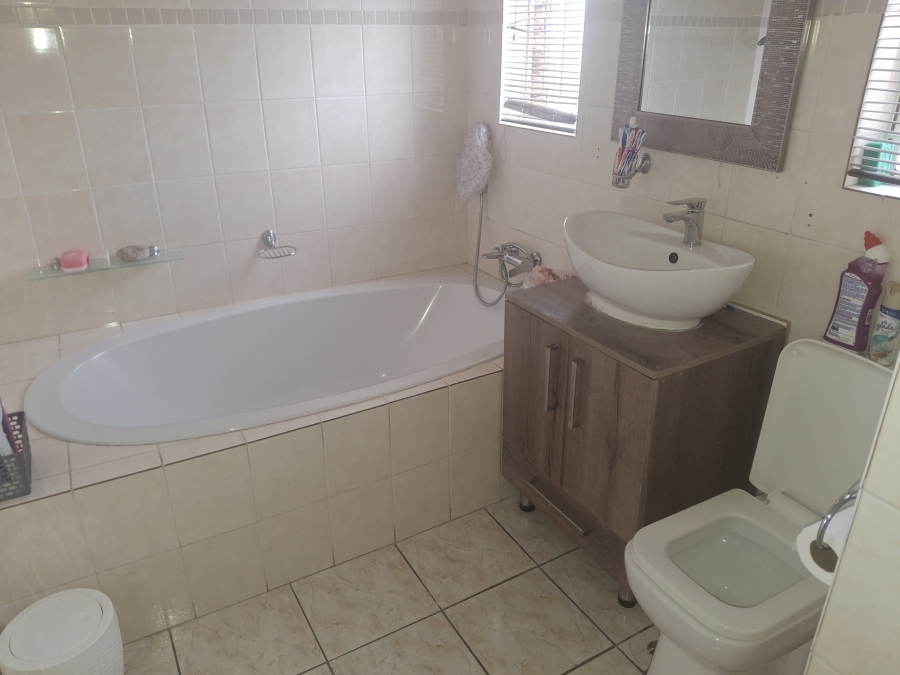 3 Bedroom Property for Sale in Albemarle Gauteng