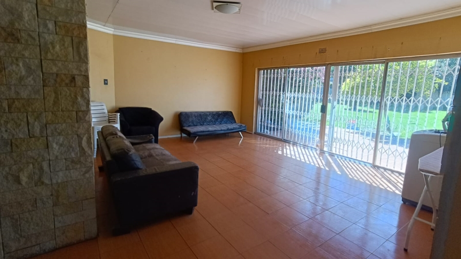 6 Bedroom Property for Sale in Bedworth Park Gauteng